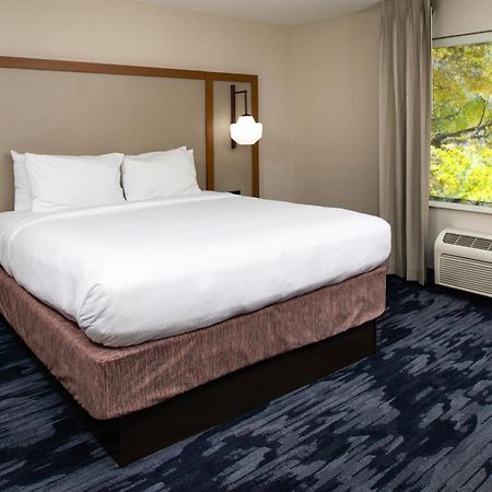 Fairfield Inn & Suites Greensboro Wendover Экстерьер фото