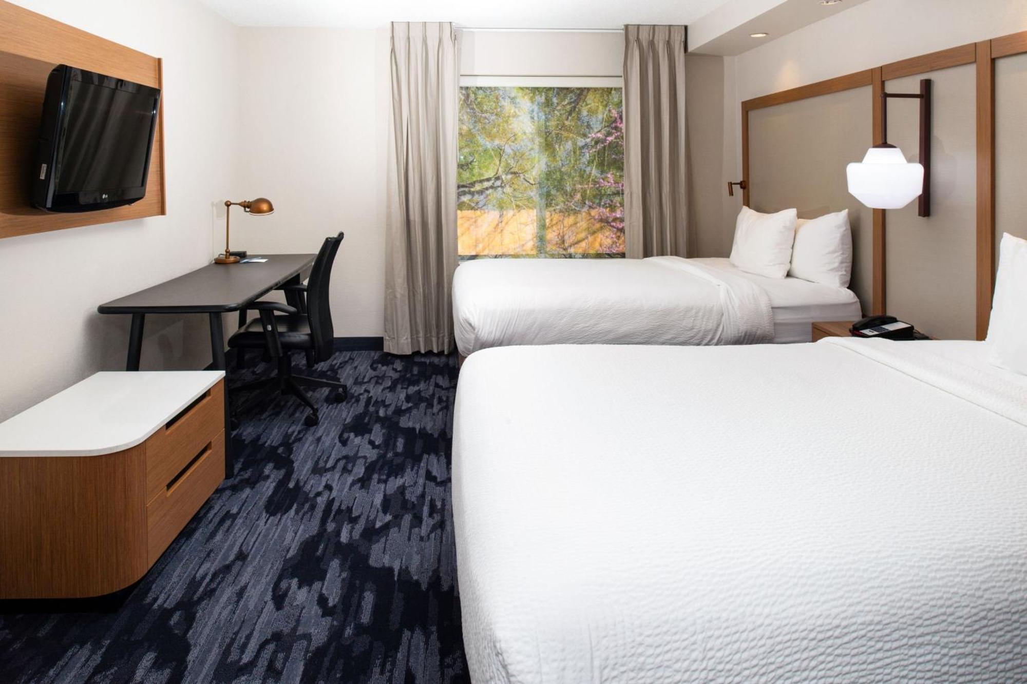Fairfield Inn & Suites Greensboro Wendover Экстерьер фото