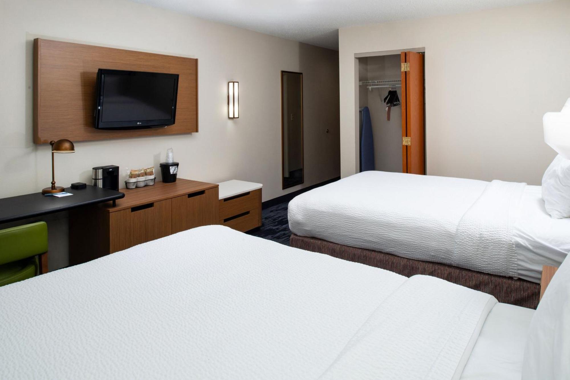 Fairfield Inn & Suites Greensboro Wendover Экстерьер фото