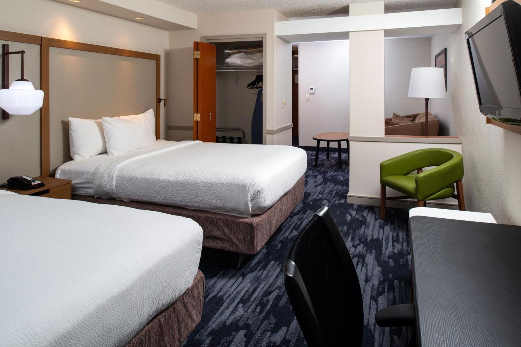 Fairfield Inn & Suites Greensboro Wendover Экстерьер фото