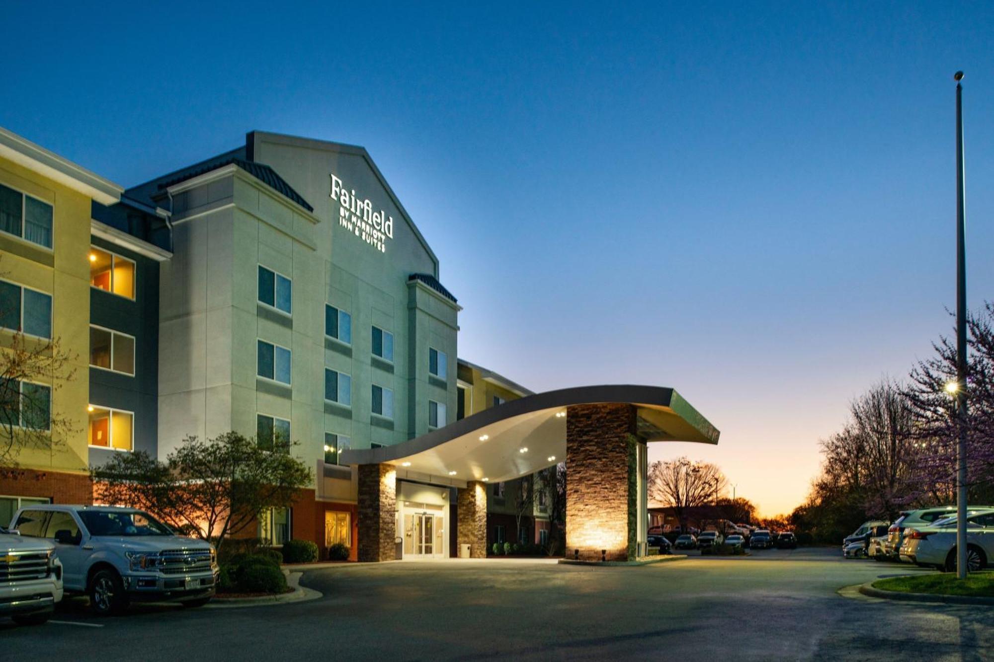 Fairfield Inn & Suites Greensboro Wendover Экстерьер фото