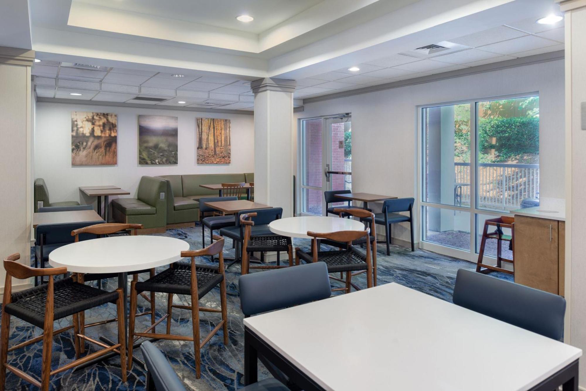 Fairfield Inn & Suites Greensboro Wendover Экстерьер фото