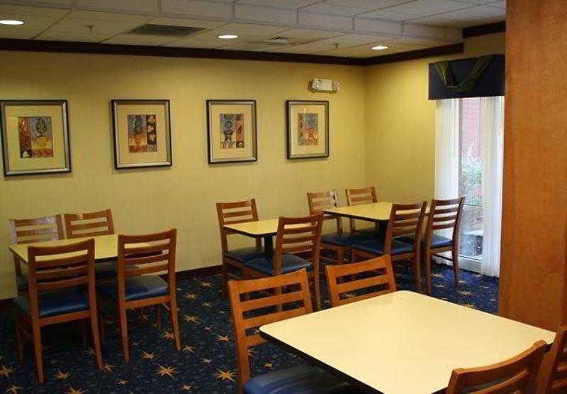 Fairfield Inn & Suites Greensboro Wendover Экстерьер фото