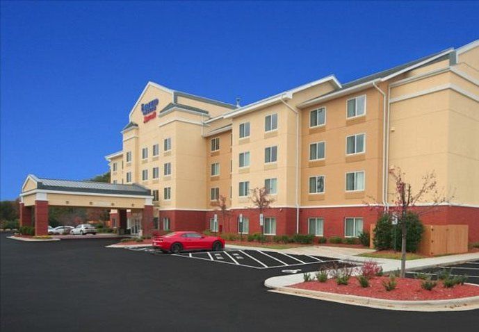 Fairfield Inn & Suites Greensboro Wendover Экстерьер фото